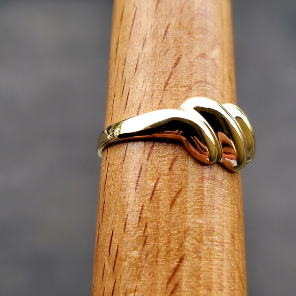 ❤️10k Size 8.25 Precious Solid Yellow Gold Grooved Puffy Band Ring! 👌🎁 - Picture 10 of 12